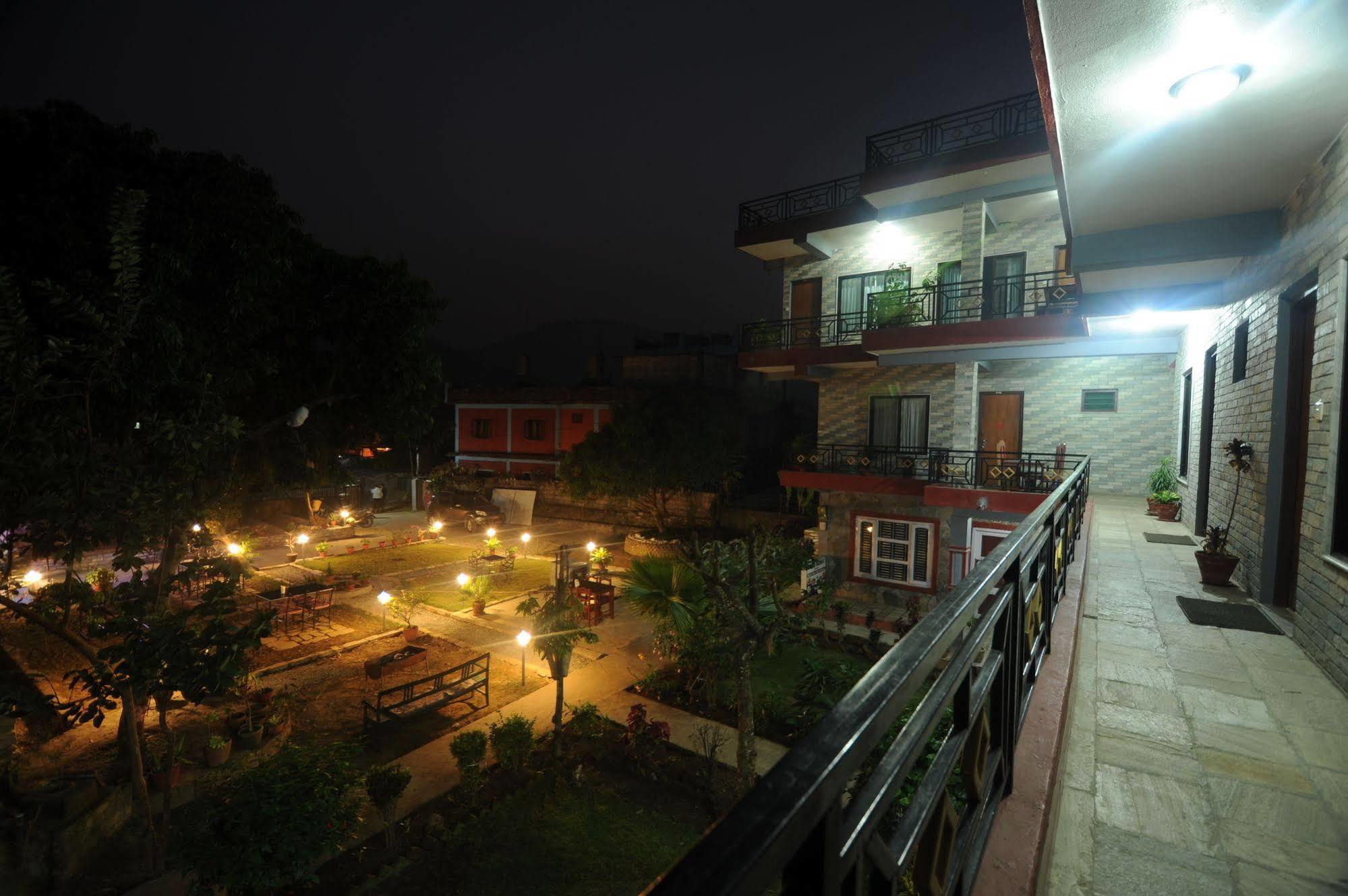 Hotel Glory Garden 포카라 외부 사진
