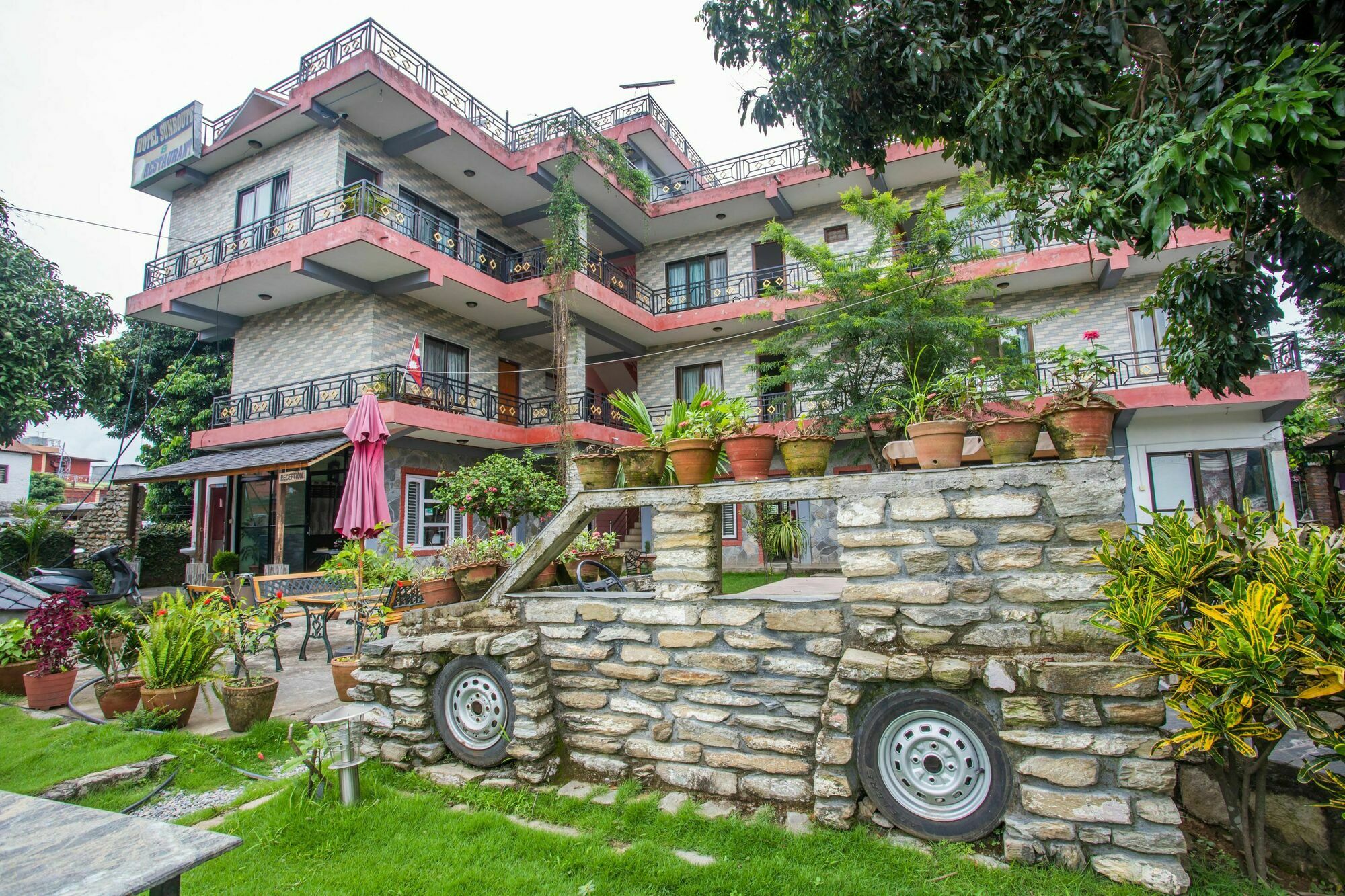 Hotel Glory Garden 포카라 외부 사진